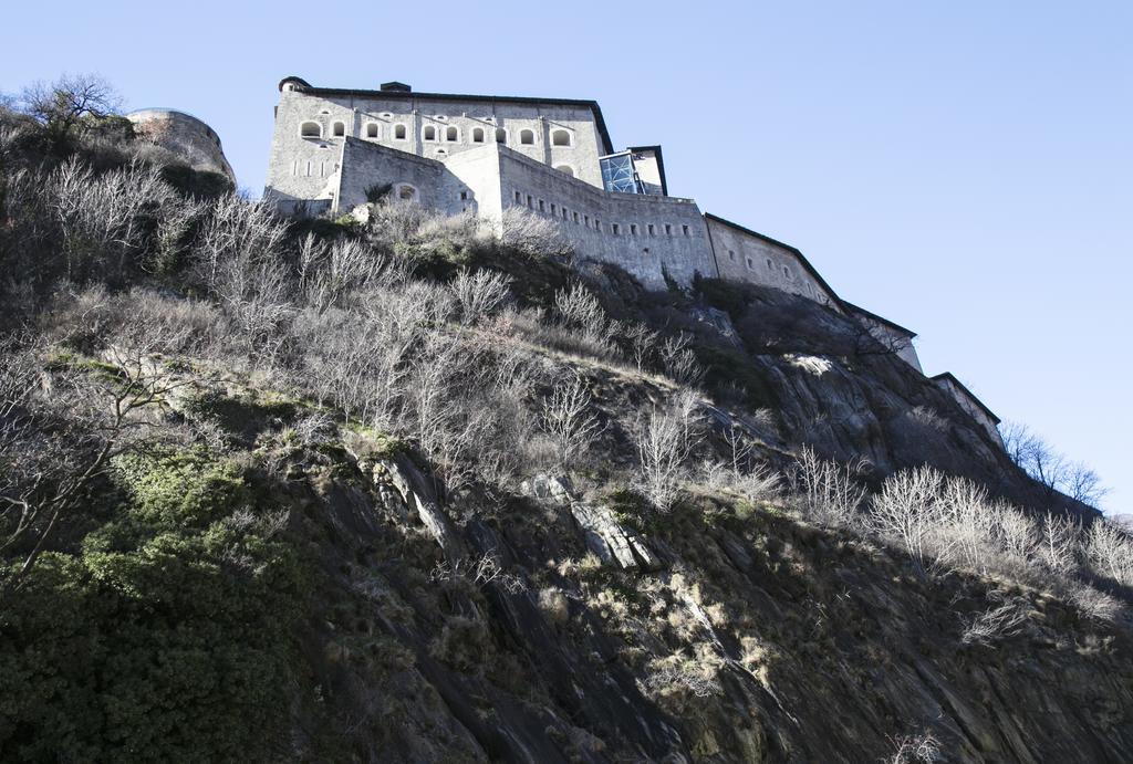 Stendhal Hotel Bard Kültér fotó